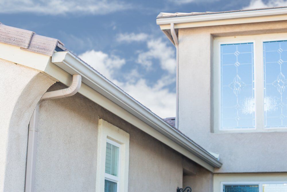 Seamless Gutter Installation in Plymouth MN: Benefits and What to Expect cover